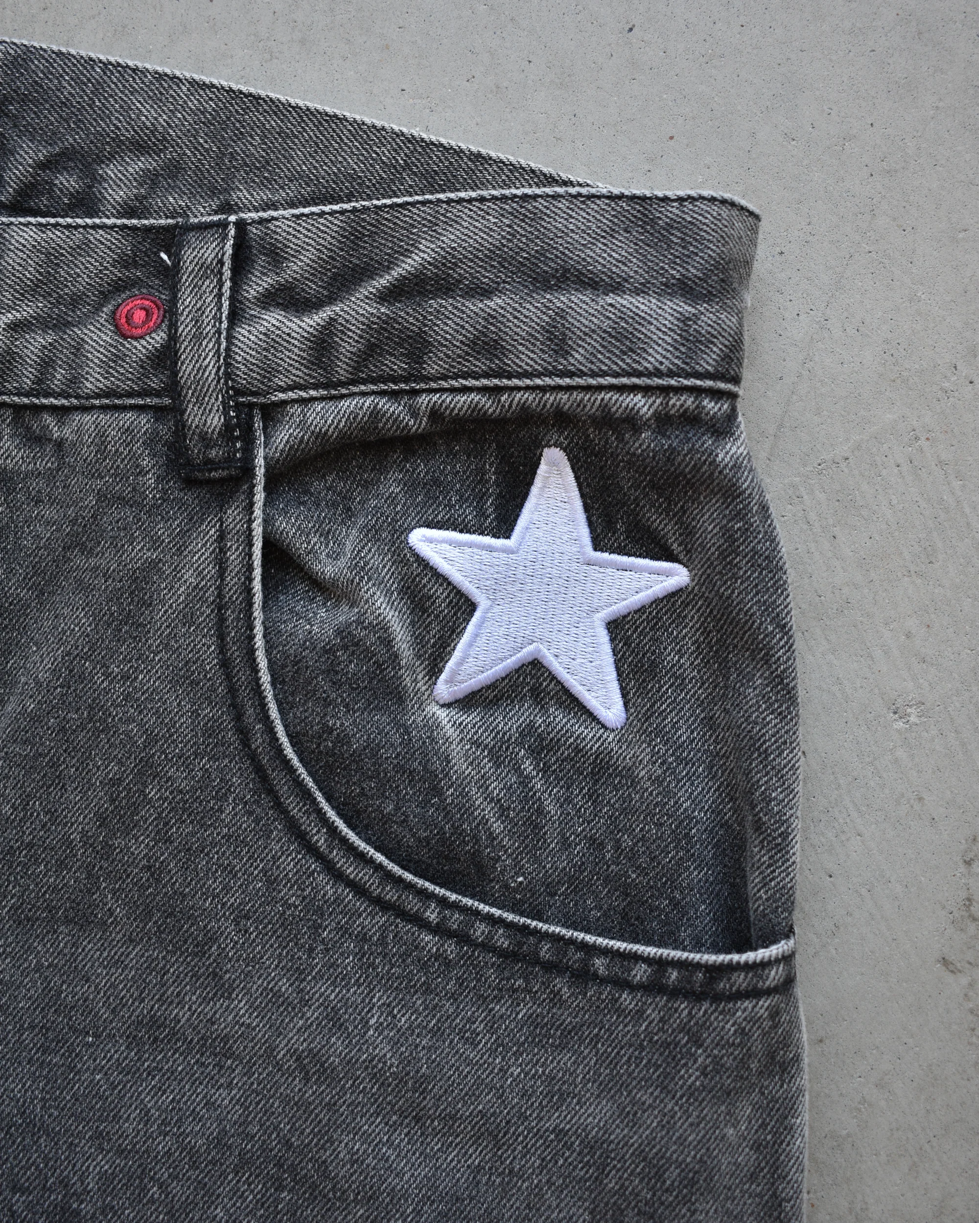 SILVER CHARIOT —BAGGY FIT JEANS