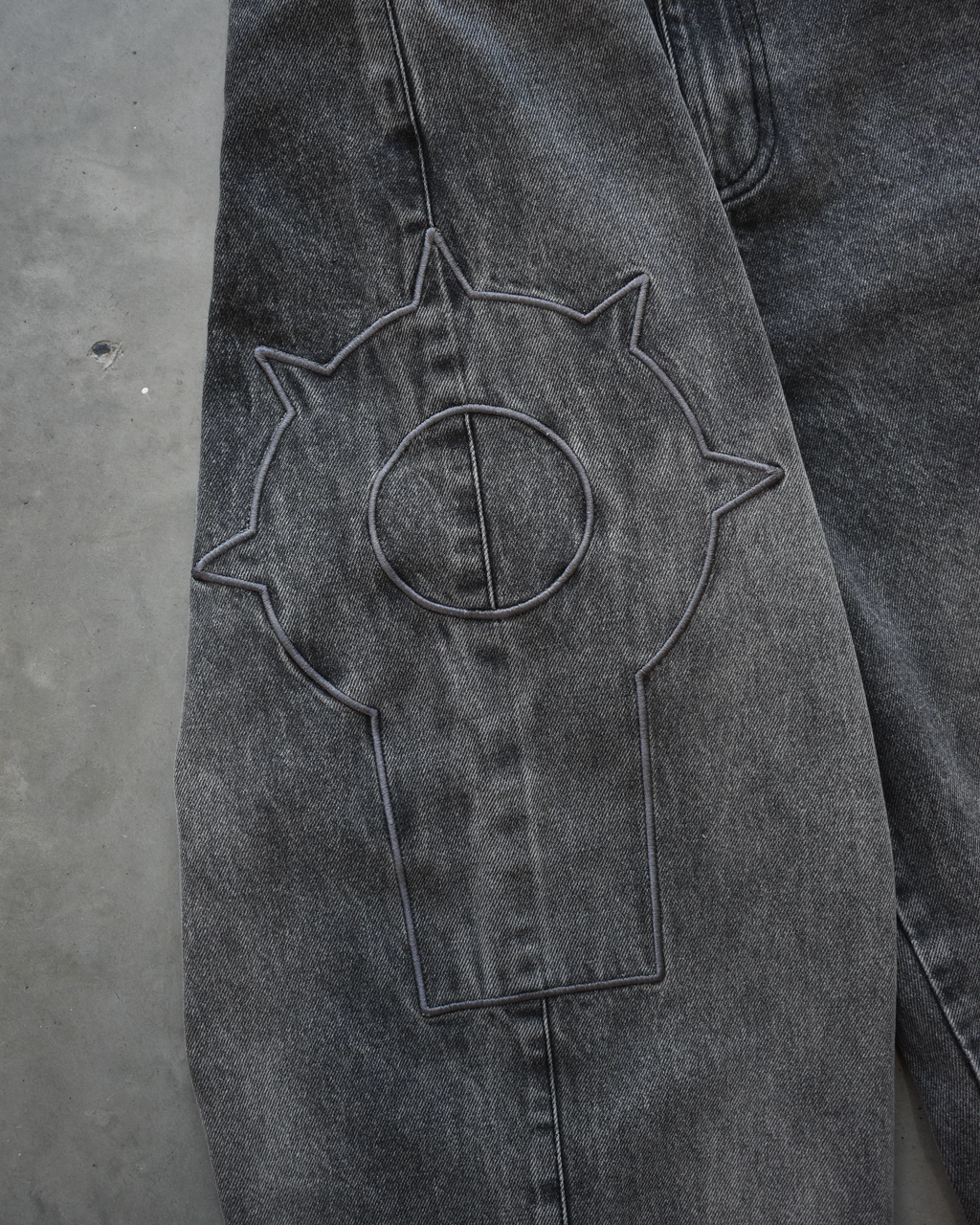 SILVER CHARIOT —BAGGY FIT JEANS