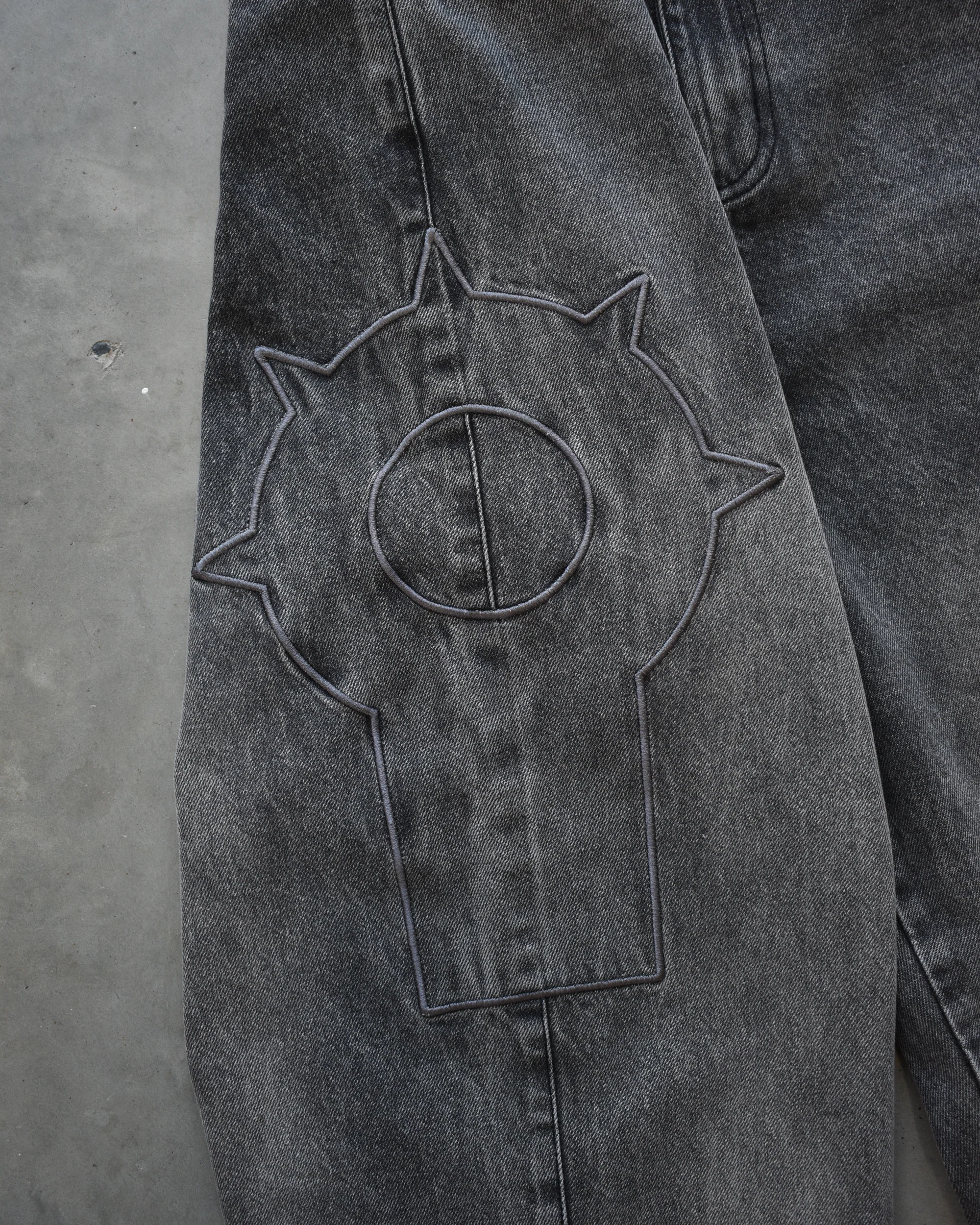 SILVER CHARIOT —BAGGY FIT JEANS