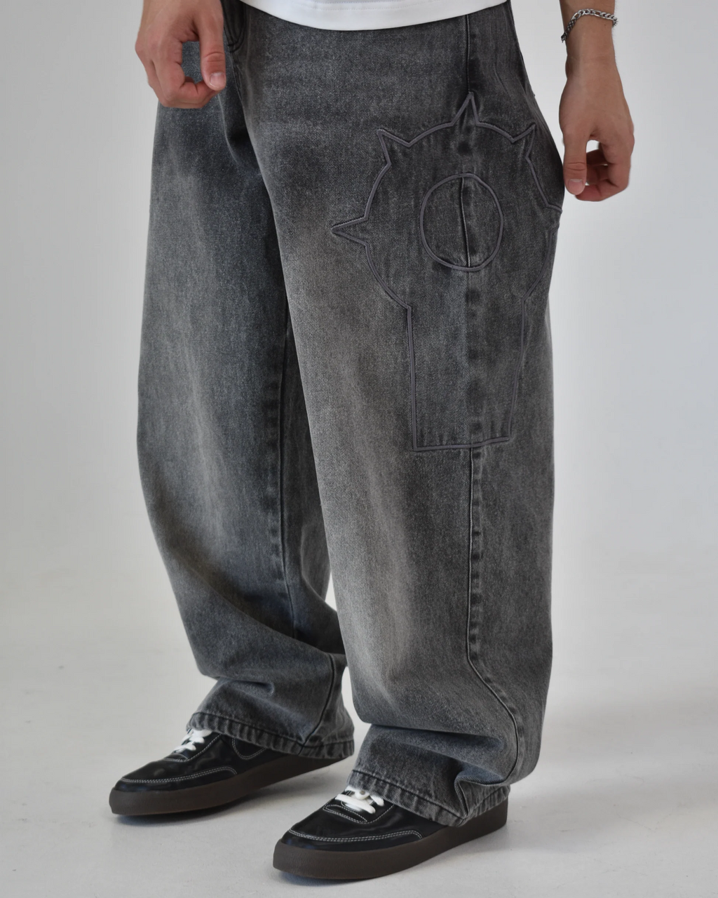 SILVER CHARIOT —BAGGY FIT JEANS